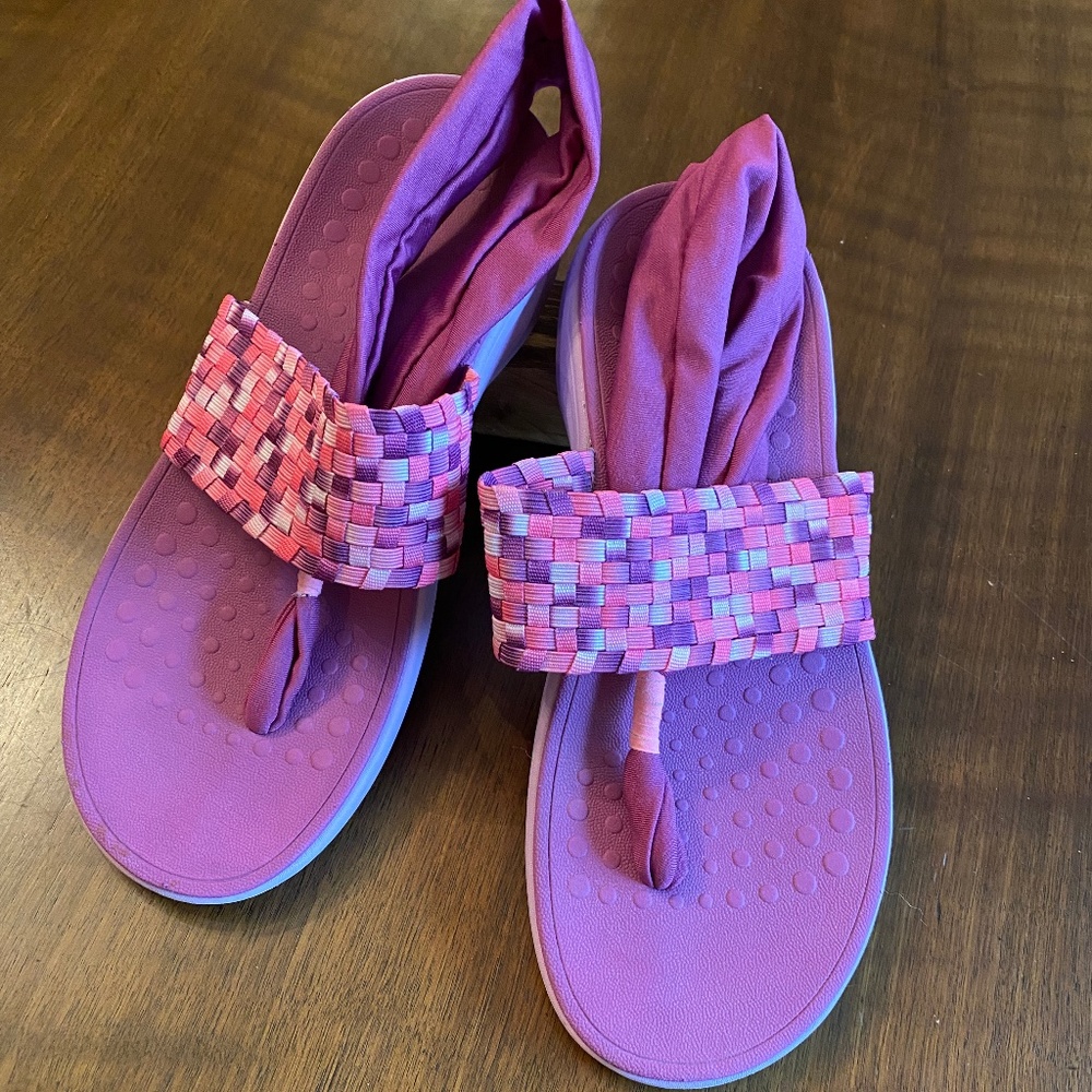 Vionic Tia Sandals Size 7 Purple and Pink
